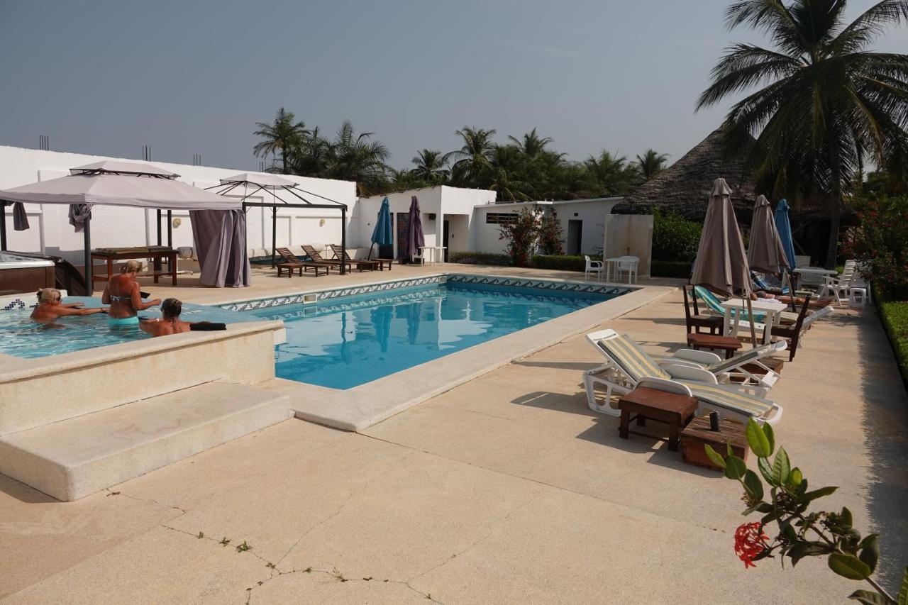 Hôtel Katakalousse Yembakana Exterior foto